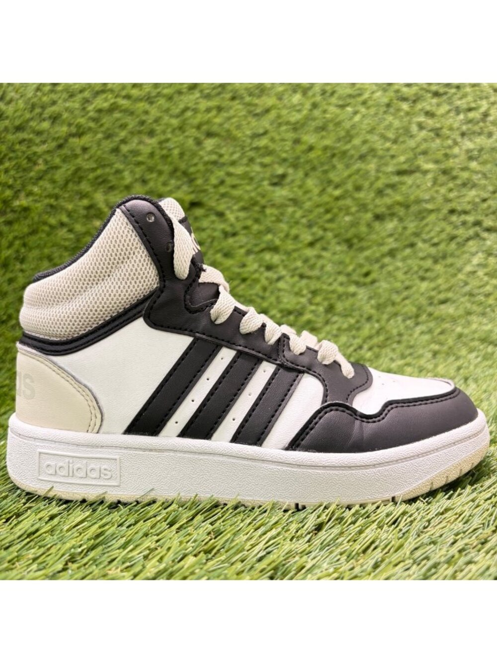 Adidas Hoops 3.0 Mid Boys Size 13.5K White Black Athletic Leather Shoes Sneakers